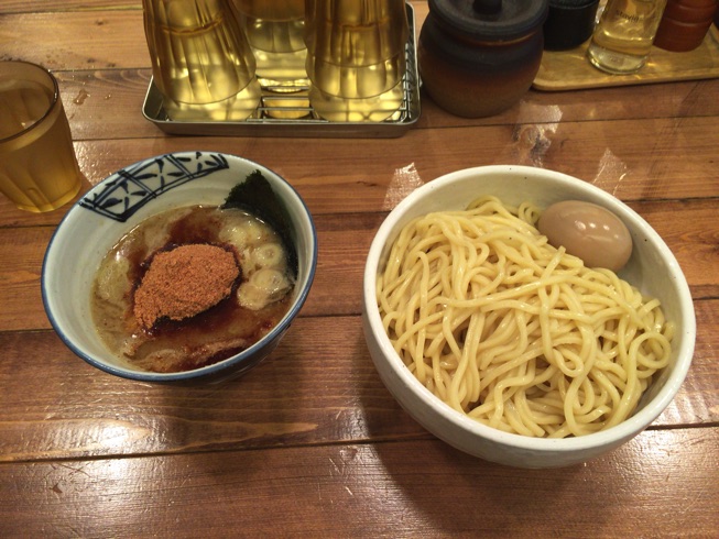【麺や兼虎】濃厚つけ麺を、大量魚粉と酢で美味しく頂きました！
