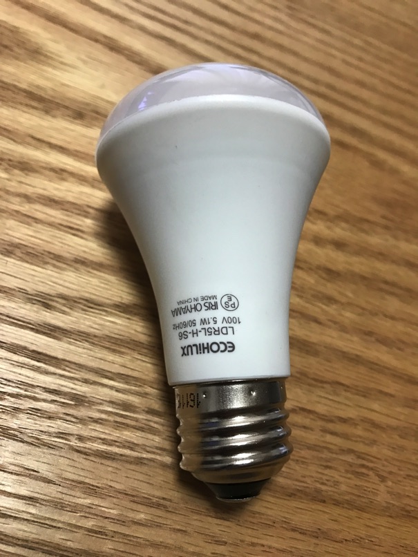 【アイリスオーヤマ 人感センサー付 LED電球 】節電と消し忘れ防止が同時に達成できましたー！