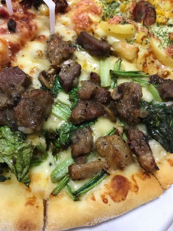 pizzaHat_hkt_6.jpg PizzaHat hkt 6