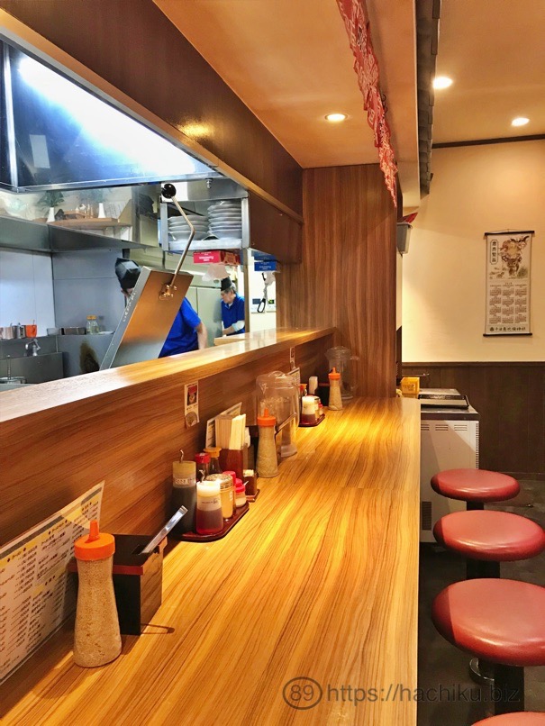 akanoren_19.jpg 天神赤のれん 店内 カウンター