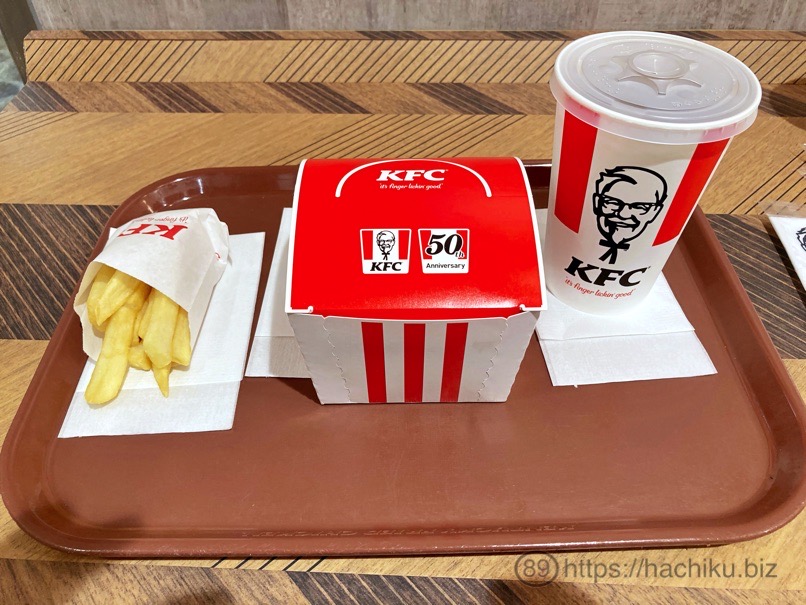 KFC_DX-chicken-sand3.jpg KFC DX chicken sand3