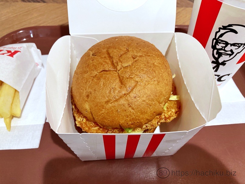 KFC_DX-chicken-sand6.jpg KFC DX chicken sand6
